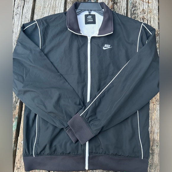 Nike Men’s Large Full Zip Long Sleeve Athletic Jacket. Black & White Large - Picture 3 of 8